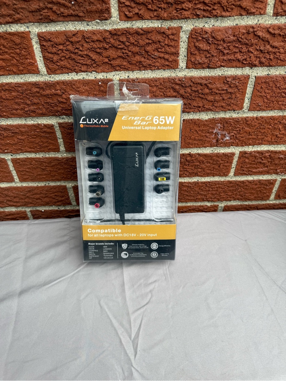 LUXA2 65W Universal Laptop Charger Adapter NEW